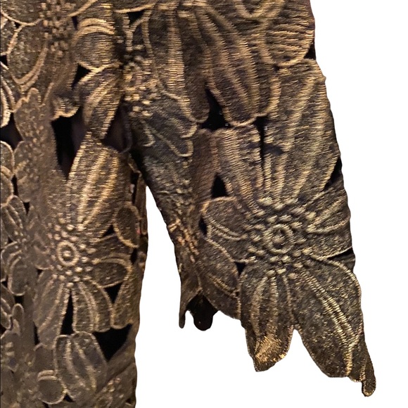 Gorgeous top size medium pre loved - Picture 2 of 11